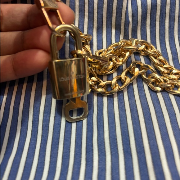 Louis Vuitton Pad Lock Chocker Necklace#318 - Picture 9 of 15